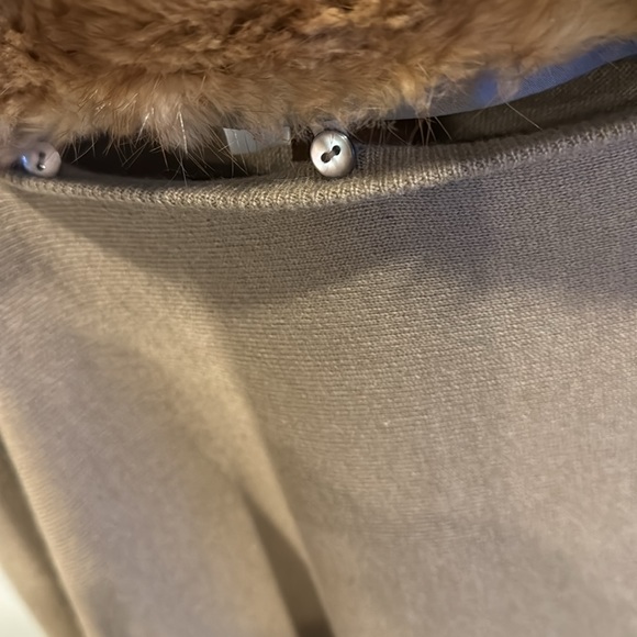 Sherry Cassin cashmere & Silk sweater with fur detachable collar.  Vintage - Picture 4 of 4